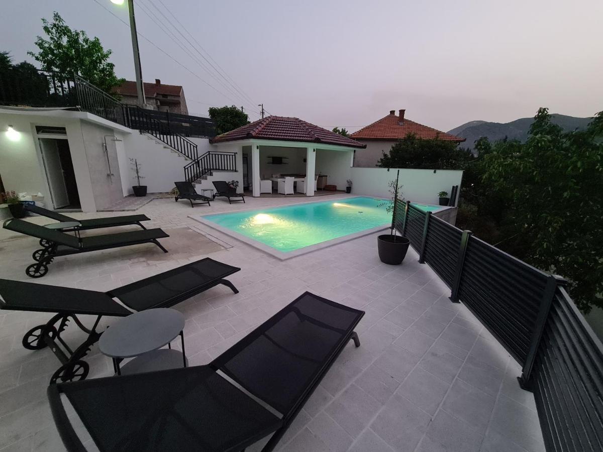 Studio Apartmani Milovic Trebinje Bagian luar foto