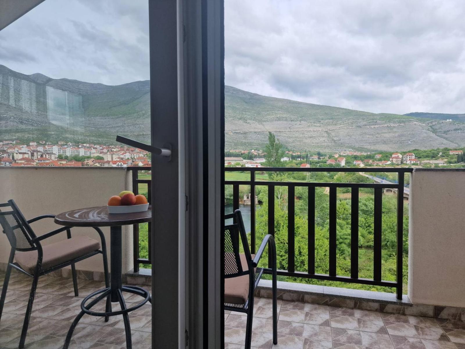 Studio Apartmani Milovic Trebinje Bagian luar foto