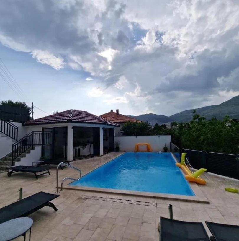 Studio Apartmani Milovic Trebinje Bagian luar foto